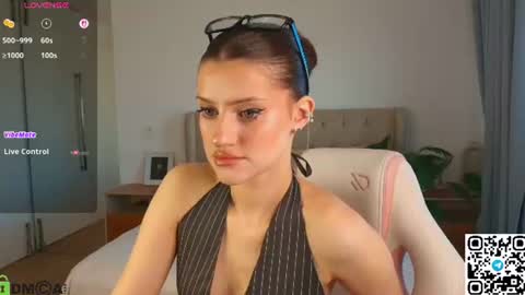 Snapshot of skinny_alice chatting on 07-17-26, 11:06 Alice GMT 2 Mon Tues Thur Fri Sun 0300am-0900am online show from 07-17-26, 11:06