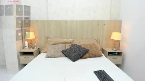 Emily Rojas online show from 09-27-25, 07:41