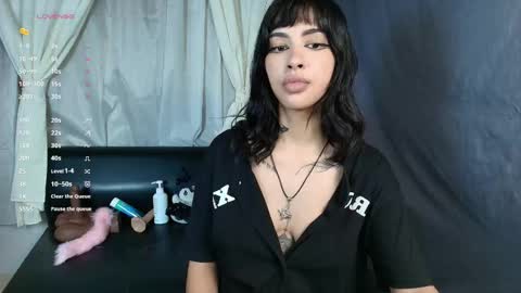 Snapshot of skinny_emily chatting on 05-05-26, 08:39 Emily Rojas online show from 05-05-26, 08:39