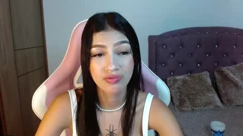 Hailey online show from 03-01-25, 07:26