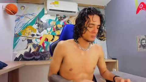Snapshot of skinny_mac_ chatting on 05-28-26, 02:14 Mac online show from 05-28-26, 02:14
