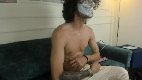 Snapshot of skinny_mac_ chatting on 06-06-26, 03:06 Mac online show from 06-06-26, 03:06