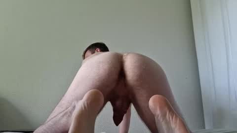 Snapshot of skinnyb24 chatting on 05-21-26, 10:22 skinnyb24 online show from 05-21-26, 10:22
