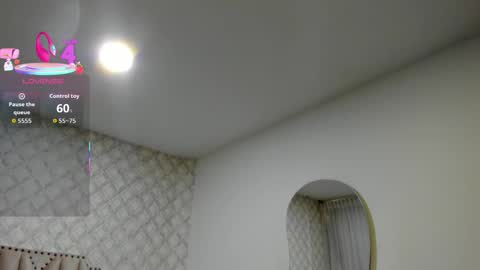 Snapshot of skinnygirl_28 chatting on 02-14-26, 07:43 SkinnyGirl online show from 02-14-26, 07:43