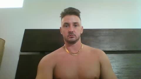 Snapshot of skinnyguylongdick1 chatting on 09-21-25, 06:42 skinnyguylongdick1 online show from 09-21-25, 06:42