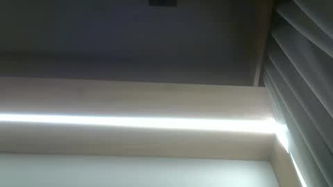 skinnykittencam online show from 11-26-25, 07:15