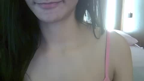 Snapshot of skinnykittencam chatting on 03-28-26, 04:06 skinnykittencam online show from 03-28-26, 04:06