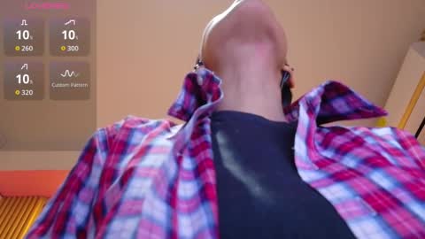 Snapshot of skinnyneighbour_ chatting on 11-04-25, 02:54 Karla online show from 11-04-25, 02:54