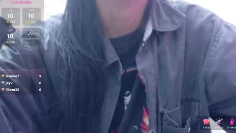 Snapshot of skinnyneighbour_ chatting on 11-12-25, 02:56 Karla online show from 11-12-25, 02:56