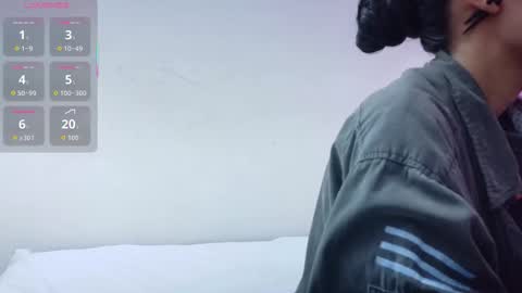 Snapshot of skinnyneighbour_ chatting on 11-13-25, 03:05 Karla online show from 11-13-25, 03:05