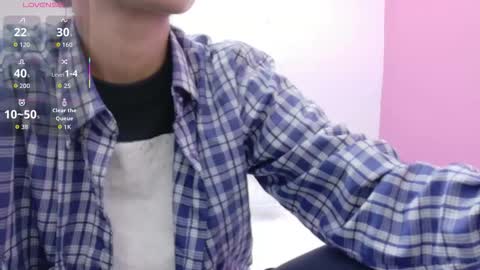 Snapshot of skinnyneighbour_ chatting on 11-26-25, 03:07 Karla online show from 11-26-25, 03:07