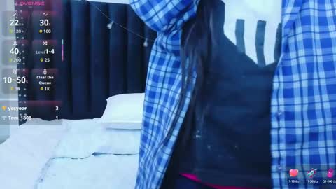 Snapshot of skinnyneighbour_ chatting on 11-27-25, 02:57 Karla online show from 11-27-25, 02:57