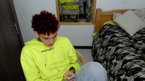 skinnypipe15 online show from 10-18-25, 04:04