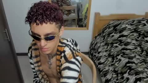 skinnypipe15 online show from 10-20-25, 11:43