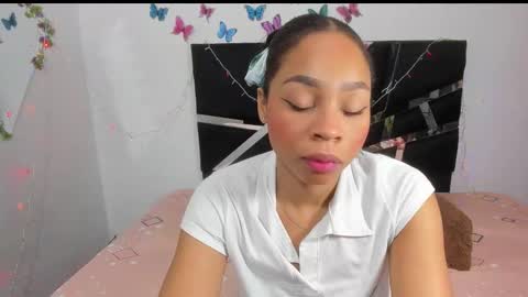 Snapshot of skinnysamantha chatting on 11-25-25, 07:08 SAMANTHA online show from 11-25-25, 07:08