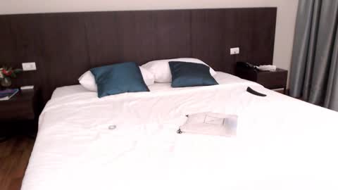 Snapshot of skinnythai4u chatting on 11-22-25, 02:27 skinnythai4u online show from 11-22-25, 02:27