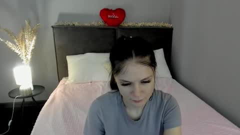 Snapshot of skinyjoy chatting on 02-13-26, 02:29 Joys online show from 02-13-26, 02:29