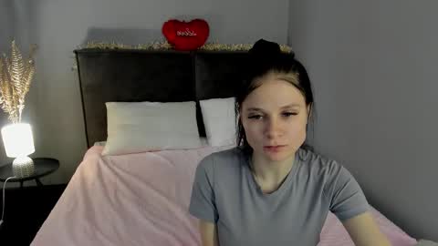 Snapshot of skinyjoy chatting on 02-15-26, 07:51 Joys online show from 02-15-26, 07:51