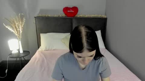 Snapshot of skinyjoy chatting on 02-27-26, 01:38 Joys online show from 02-27-26, 01:38