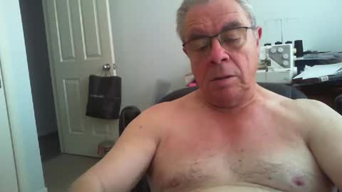 Snapshot of skipper1970 chatting on 12-14-25, 02:50 Skipper1970 online show from 12-14-25, 02:50