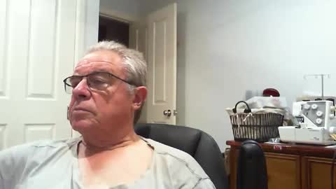 Snapshot of skipper1970 chatting on 02-25-26, 08:35 Skipper1970 online show from 02-25-26, 08:35