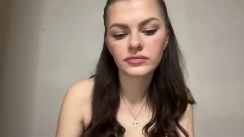 Snapshot of skirenna chatting on 01-10-26, 06:20 skirenna online show from 01-10-26, 06:20