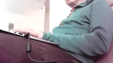 Snapshot of sklave_frank_sub chatting on 01-31-25, 08:32 Slave Frank online show from 01-31-25, 08:32