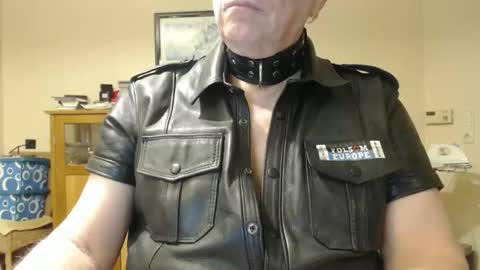 Snapshot of sklave_ol chatting on 09-12-25, 08:31 sklave_ol online show from 09-12-25, 08:31