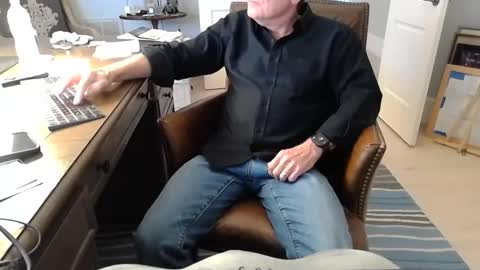 Snapshot of skr235 chatting on 02-20-25, 10:48 skr235 online show from 02-20-25, 10:48