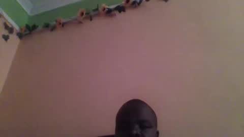 Snapshot of skry21 chatting on 10-09-25, 10:35 Tylor Smart online show from 10-09-25, 10:35