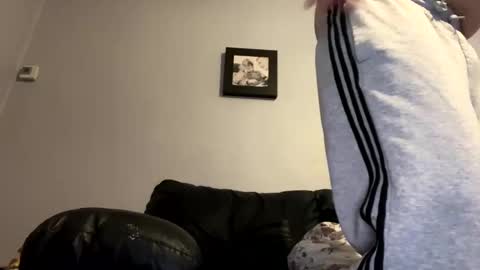 skuzzy25 online show from 12-29-24, 04:16