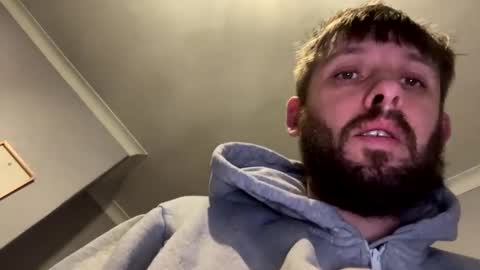 skuzzy25 online show from 01-05-25, 02:27