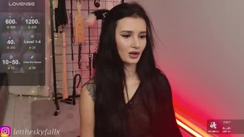 Snapshot of sky011fall chatting on 10-06-25, 10:51 Eliza online show from 10-06-25, 10:51