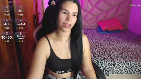 Snapshot of sky_lover_ chatting on 05-30-26, 06:49 Sky online show from 05-30-26, 06:49