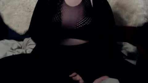 Snapshot of skyblu1 chatting on 07-29-26, 05:27 SKYLE online show from 07-29-26, 05:27