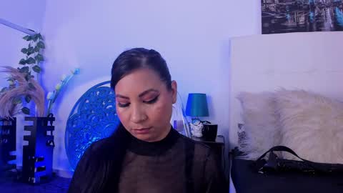 Snapshot of skydarkblue chatting on 01-12-25, 12:18 skydarkblue online show from 01-12-25, 12:18