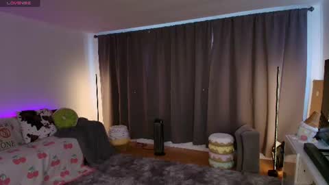 Skye Watson online show from 07-14-26, 06:57