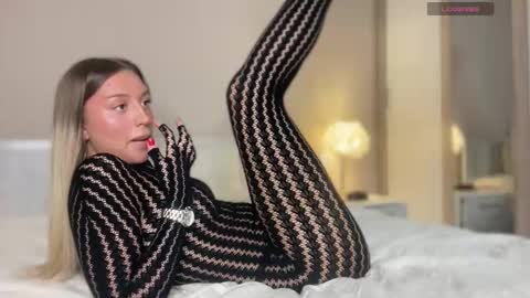 GARRY AND SOPHIA online show from 11-19-25, 04:18