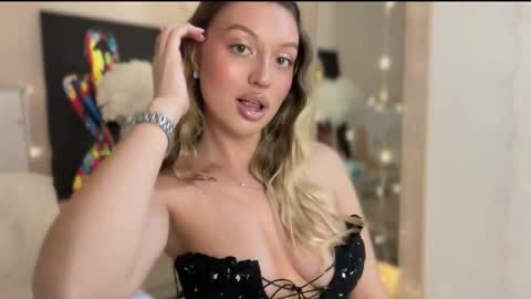 GARRY AND SOPHIA online show from 12-18-25, 06:47