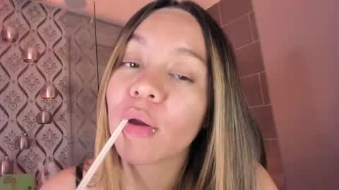 Snapshot of skyjunne chatting on 03-05-26, 06:26 Sky June online show from 03-05-26, 06:26