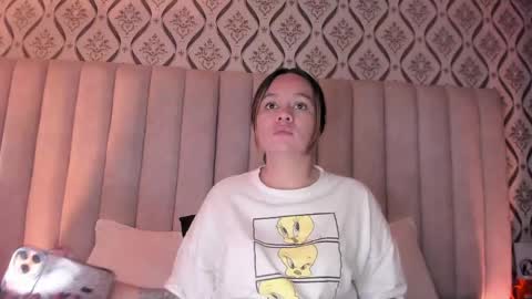 Snapshot of skyjunne chatting on 03-20-26, 04:45 Sky June online show from 03-20-26, 04:45