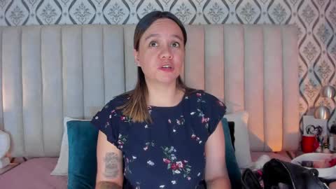 Snapshot of skyjunne chatting on 03-28-26, 05:45 Sky June online show from 03-28-26, 05:45