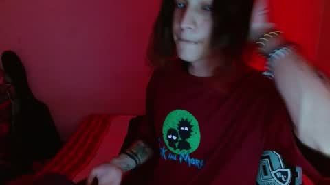 Snapshot of skykar chatting on 12-25-24, 02:14 reep online show from 12-25-24, 02:14