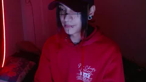 Snapshot of skykar chatting on 11-16-25, 04:18 reep online show from 11-16-25, 04:18