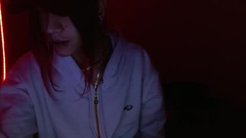 Snapshot of skykar chatting on 11-27-25, 02:35 reep online show from 11-27-25, 02:35