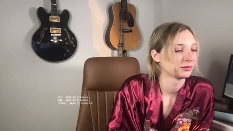 Snapshot of skylerluvsuuu chatting on 01-18-25, 04:48 skylerluvsuuu online show from 01-18-25, 04:48