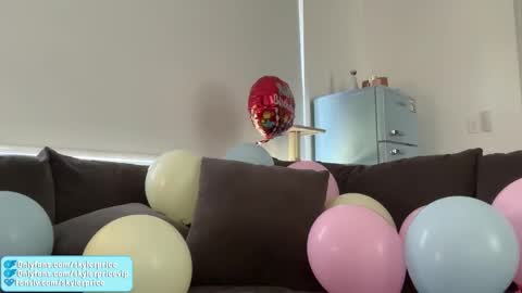 skyler online show from 10-17-25, 02:59