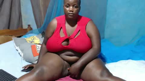 Snapshot of skylla07 chatting on 02-26-25, 01:41 sheliah online show from 02-26-25, 01:41