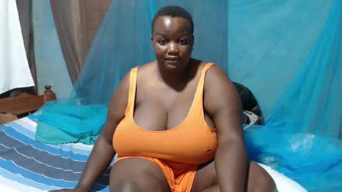Snapshot of skylla07 chatting on 03-12-25, 03:35 sheliah online show from 03-12-25, 03:35