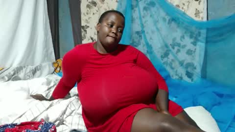 Snapshot of skylla07 chatting on 10-15-25, 05:13 sheliah online show from 10-15-25, 05:13